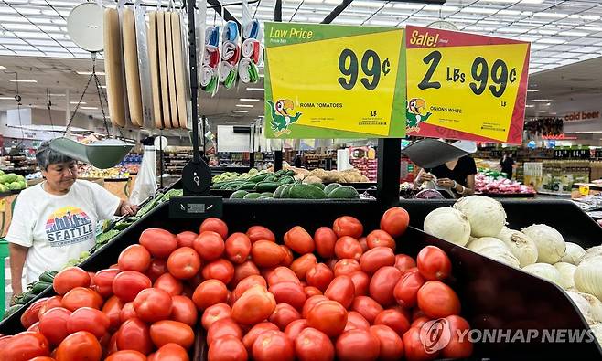 15일(현지시간) 미국 마트에 진열된 멕시코산 토마토 [휴스턴 AFP=연합뉴스. 재판매 및 DB 금지]