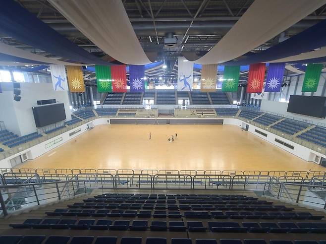 OK저축은행 배구단이 홈구장으로 쓸 강서체육관 관중석 등 체육관 내부 [OK저축은행 배구단 제공. 재판매 및 DB 금지]