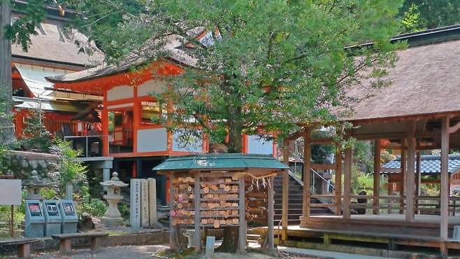 1d94f308ccf107f43eed83e542807d02f69bb4bc136cc2e7290a9ad448f23e95b69e25d5cec20bdef6f8