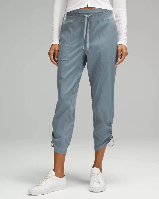 레깅스 대신 뜬다는 바지