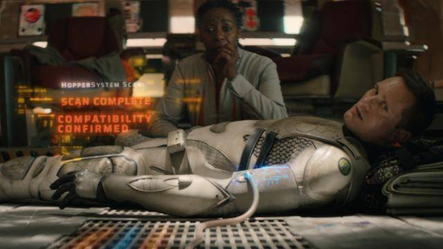 로봇이 자기 스스로의 정체성을 지니고 있다. 하지만 감춰야 살아남는다. 그렇다고 감출 수 있는 게 아니다. 애플TV플러스 제공