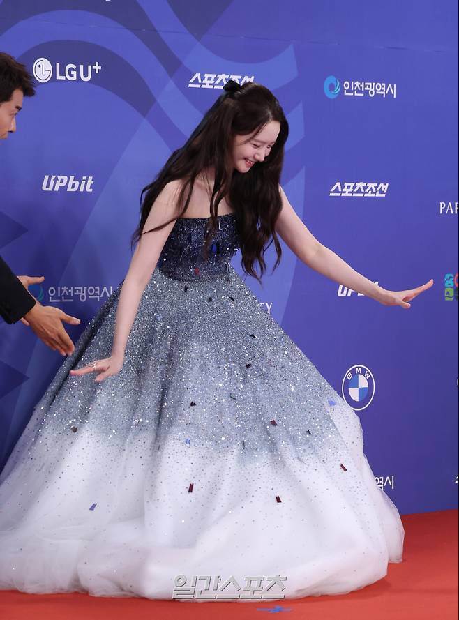 배우 임윤아가 18일 오후 인천 중구 파라다이스시티에서 열린 제4회 청룡시리즈어워즈 레드카펫 행사에 참석해 포토타임을 갖고 있다. 인천=서병수 기자 qudtn@edaily.co.kr /2025.07.18/