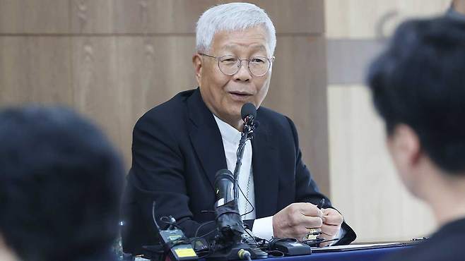 질의응답하는 유흥식 추기경(2025.7.3)