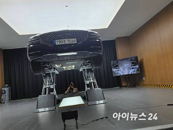 SK렌터카 오토옥션 '인스펙션 스튜디오(Inspection Studio)'. [사진=김종성 기자]