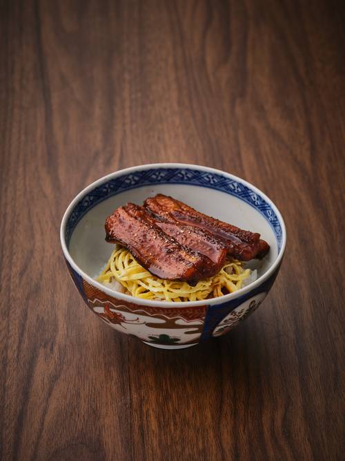 바다장어 덮밥. 북스레브쿠헨 제공