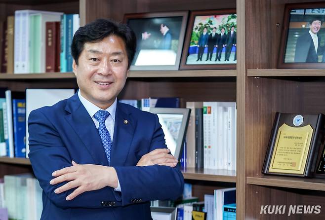 황명선 더불어민주당 최고위원 후보가 15일 서울 여의도 국회의원회관에서 쿠키뉴스와 인터뷰하고 있다. 2025.07.15 유희태 기자