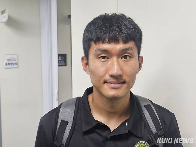 김동민이 19일 김포 솔터축구장에서 열린 안산과 ‘하나은행 K리그2 2025’ 21라운드가 끝나고 믹스트존에서 인터뷰를 하고 있다.
