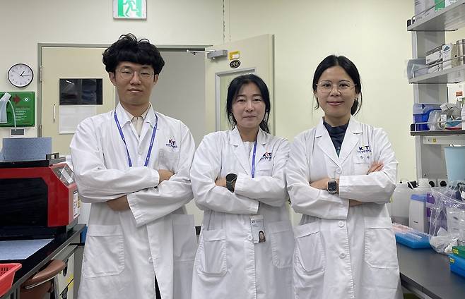 이번 연구를 수행한 국가독성과학연구소 연구진. 김준우(왼쪽부터), 김동임, 송미경 박사.[국가독성과학연구소 제공]