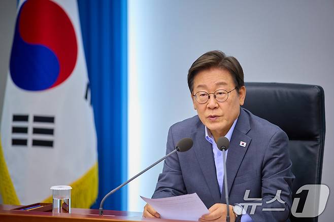 이재명 대통령이 10일 서울 용산 대통령실 청사에서 열린 3차 수석·보좌관 회의에서 발언하고 있다. (대통령실 제공. 재판매 및 DB 금지) 2025.7.10/뉴스1 ⓒ News1 허경 기자