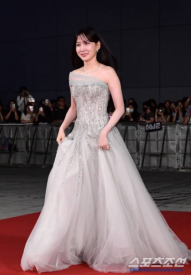 제4회 청룡시리즈어워즈(Bluedragon Series Awards)가 18일 인천 파라다이스시티에서 열렸다. 박은빈이 포토타임을 갖고 있다. 인천=송정헌 기자 songs@sportschosun.com/2025.07.18/