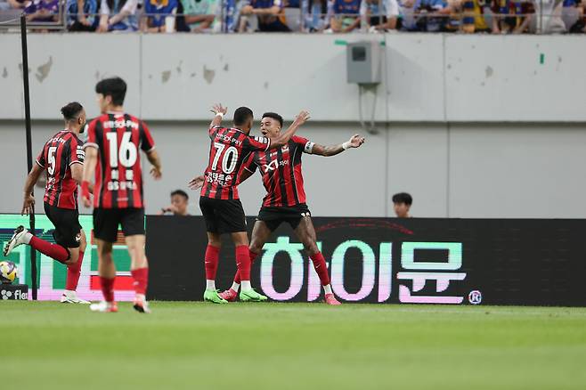 서울월드컵경기장/ K리그1/ FC서울 vs 울산HDFC/ 서울 린가드 득점, 안데르손/ 골 세레머니/ 사진 정재훈