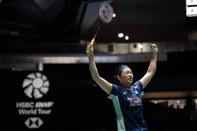 일본오픈에서 승리한 뒤 환호하고 있는 한국 배드민턴 안세영 / AFP 연합뉴스