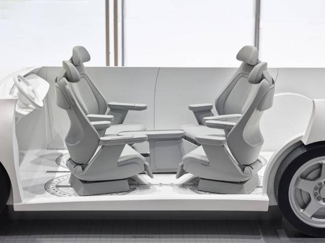 서울 강남구 현대자동차 강남대로 사옥에 있는 'UX 스튜디오 서울' 1층의 'UX 인사이트'에 있는 움직이는 자동차 실내 공간 모형. 현대차·기아 제공