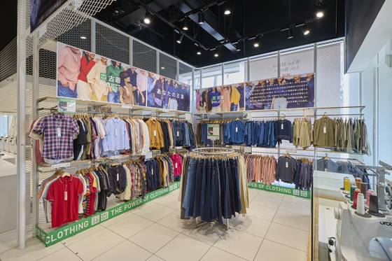 일본 최대 매장 중 하나인 세타가야 치토세다이점은 중고 의류 판매 코너를 운영중이다. 사진 유니클로