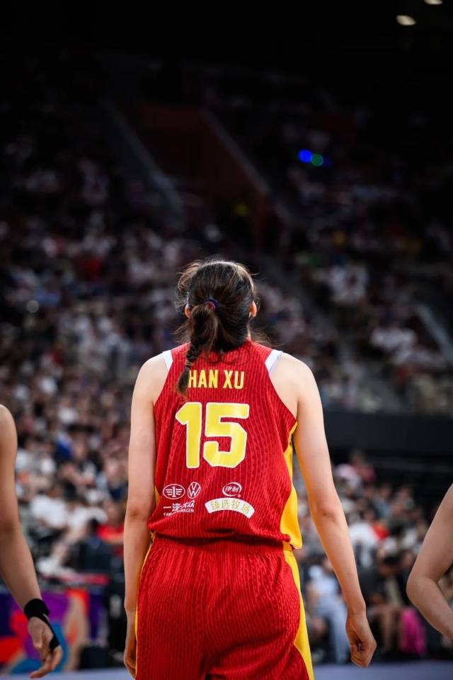 ‘선전 대참사’. 중국 여자농구 역사상 최악의 하루였다. 그리고 205cm ‘만리장성’ 한쉬는 아이처럼 눈물을 보였다. 사진=FIBA 제공