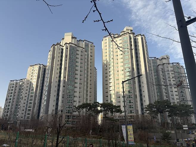 대출 규제 이후에도 신고가 거래가 있었던 아현동 마포더클래시 아파트 모습. 정주원 기자