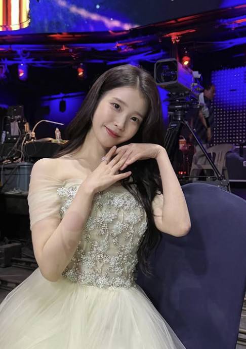 아이유 소셜 계정 캡처