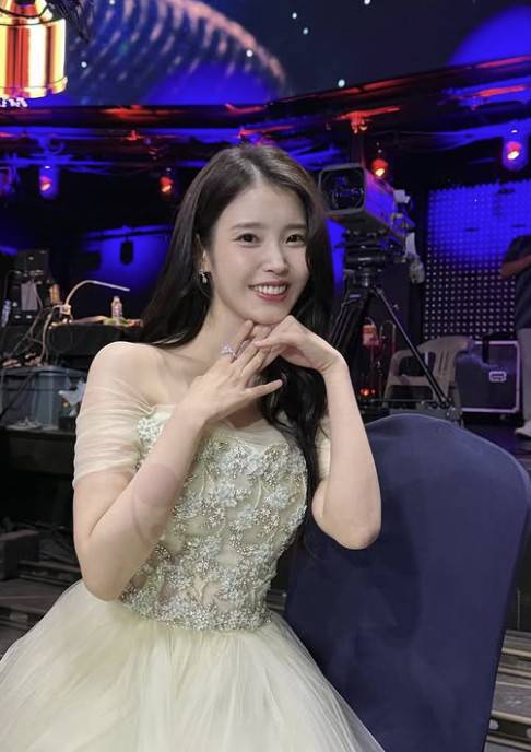 아이유 소셜 계정 캡처