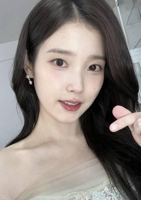 아이유 소셜 계정 캡처