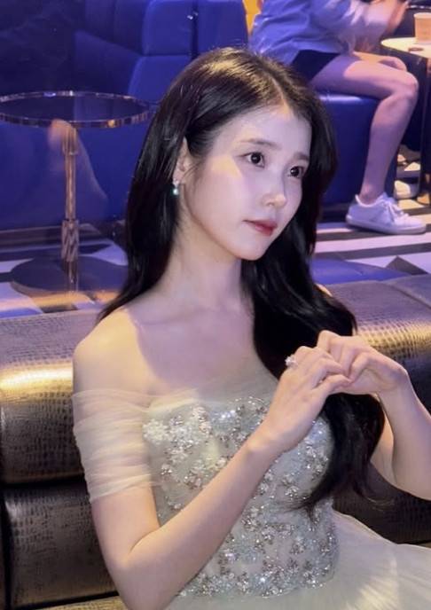 아이유 소셜 계정 캡처