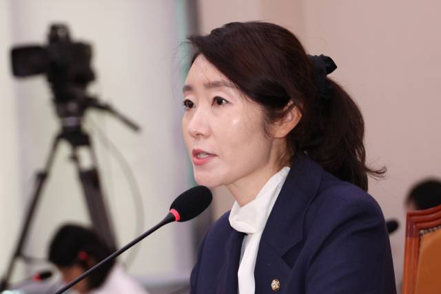 ▲ 강선우 여성가족부 장관 후보자가 14일 서울 여의도 국회 여성가족위원회에서 열린 인사청문회에서 질문에 답하고 있다. ⓒ연합뉴스