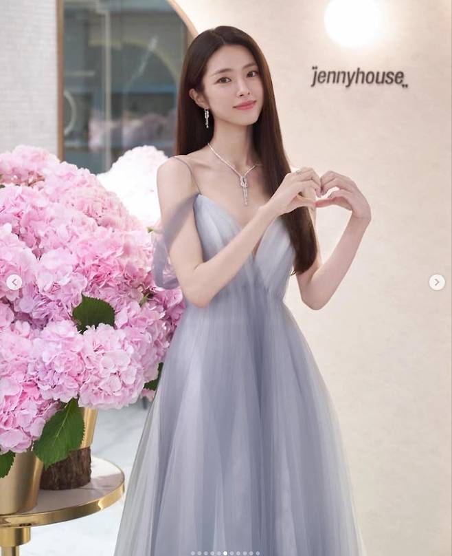 사진｜하영 인스타그램