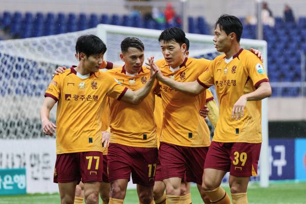 광주FC 오후성이 지난 5월 5일 하나은행 K리그1 2025 12라운드 김천상무를 상대로 결승골을 터뜨린 뒤 세레모니를 하고 있다. 광주FC 제공