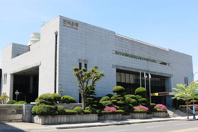 1964~1974년생 제2차 베이비붐 세대의 법정 은퇴가 본격화되면서 전국에서 생산가능인구 비중이 가장 높은 전남지역의 성장잠재력은 하락할 것으로 전망됐다. 사진은 한국은행 목포본부 청사 전경. /한국은행 목포본부 제공