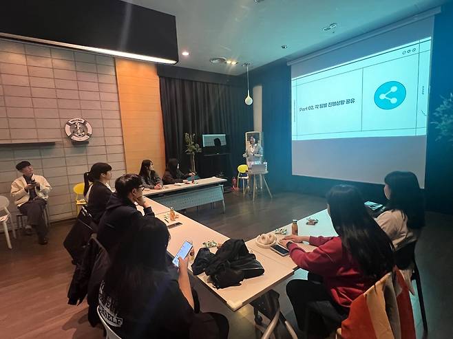 포항문화재단의 영화동아리 ‘시너지 6기’ 활동 모습. /포항문화재단 제공