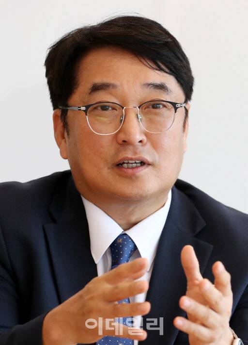 장진석 법무법인 로백스 대표변호사가 이데일리와 인터뷰를 하고 있다. (사진=이데일리 김태형 기자)