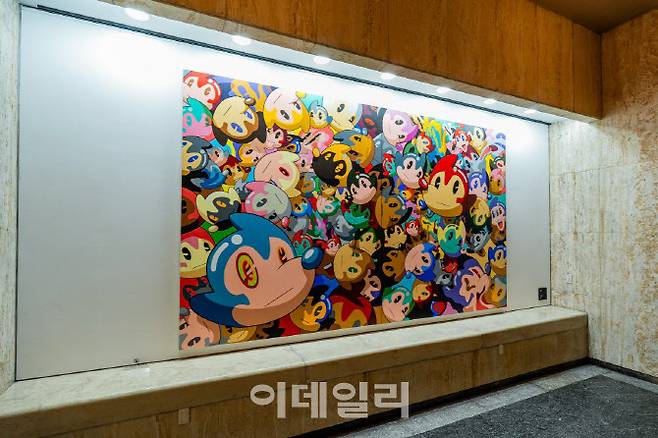 세종문화회관 대극장 북측 계단에서 전시하는 이동기 작가의 ‘버블’. (사진=세종문화회관)
