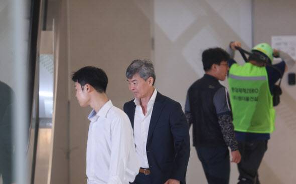 이종호 전 블랙펄인베스트 대표가 21일 서울 종로구 KT광화문빌딩에 마련된 김건희 여사 관련 의혹을 수사 중인 민중기 특별검사팀 사무실에 출석하고 있다. (사진=연합뉴스)