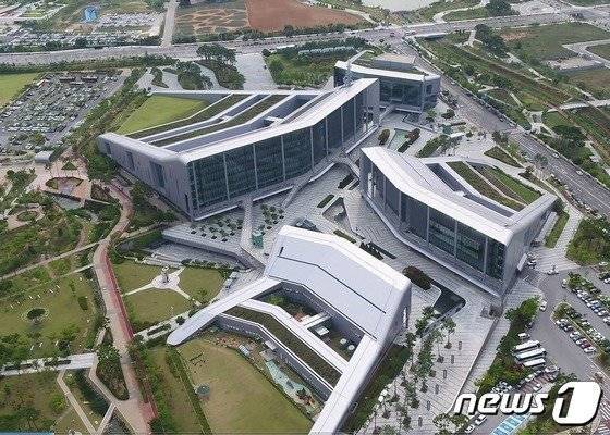 충남도청 전경.(충남도 제공. 재판매 및 DB금지)/뉴스1