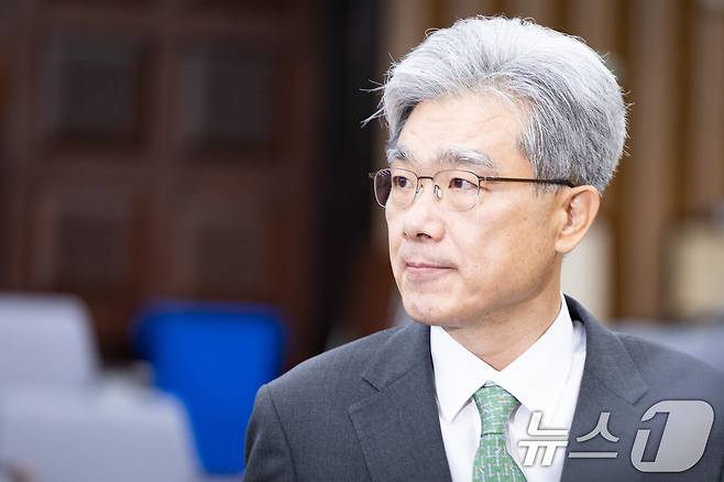 김상환 헌법재판소장 후보자가 21일 서울 여의도 국회 헌법재판소 재판관후보자를 겸하는 헌재소장 임명동의에 관한 인사청문특별위원회에서 열린 인사청문회에 출석하고 있다. 2025.7.21/뉴스1 ⓒ News1 유승관 기자