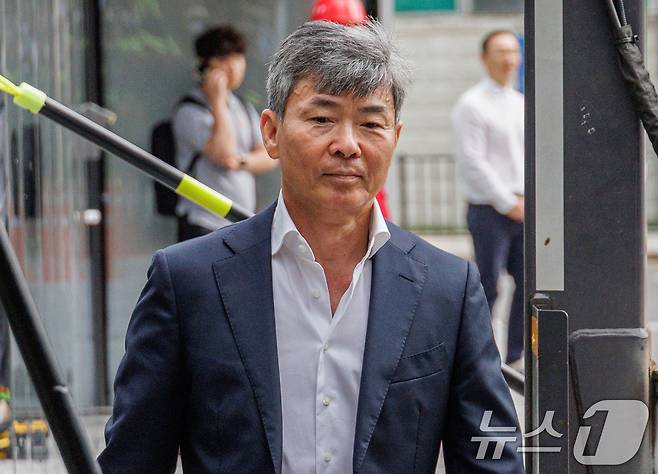 이종호 전 블랙펄인베스트 대표가 21일 서울 종로구 윤석열 전 대통령의 부인 김건희 여사 관련 의혹을 수사하는 민중기 특별검사팀 사무실에 조사를 받기 위해 출석하고 있다. (공동취재) 2025.7.21/뉴스1 ⓒ News1 김성진 기자