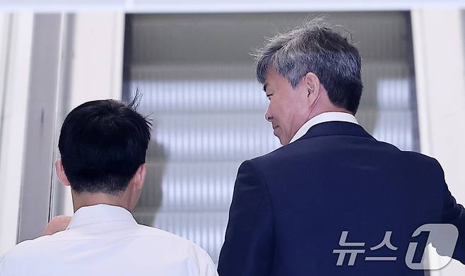이종호 전 블랙펄인베스트 대표가 21일 서울 종로구 윤석열 전 대통령의 부인 김건희 여사 관련 의혹을 수사하는 민중기 특별검사팀 사무실에 조사를 받기 위해 출석하고 있다. 2025.7.21/뉴스1 ⓒ News1 김성진 기자