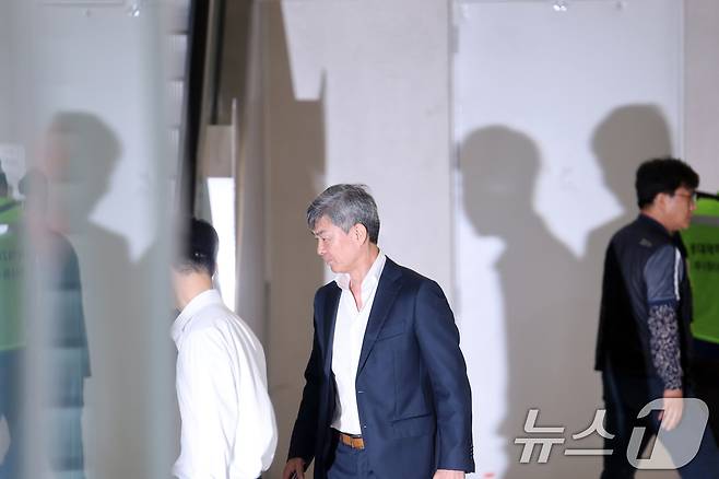 이종호 전 블랙펄인베스트 대표가 21일 서울 종로구 윤석열 전 대통령의 부인 김건희 여사 관련 의혹을 수사하는 민중기 특별검사팀 사무실에 조사를 받기 위해 출석하고 있다. (공동취재) 2025.7.21/뉴스1 ⓒ News1 김성진 기자