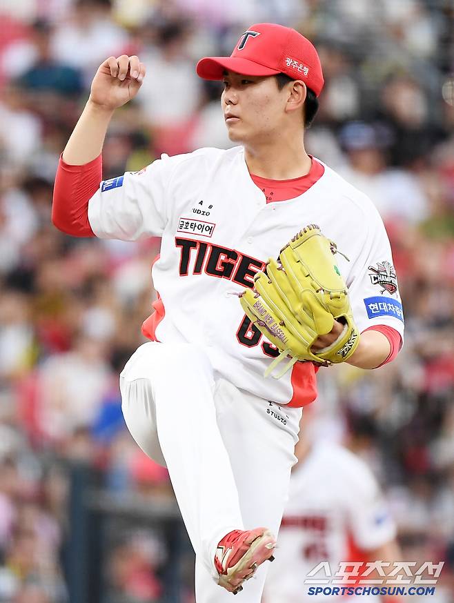 6일 광주 기아 챔피언스필드에서 열린 롯데-KIA전. 3회초 성영탁이 투구하고 있다. 광주=정재근 기자 cjg@sportschosun.com/2025.7.6/