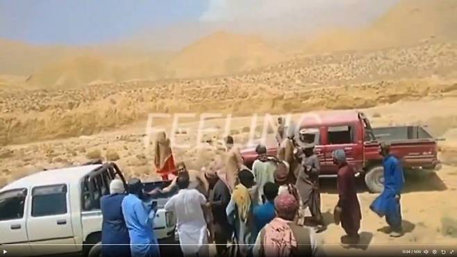 파키스탄에서 연애 결혼했다는 이유로 젊은 부부를 살해하는 '명예살인' 영상이 온라인 상에 확산했다. 연합뉴스