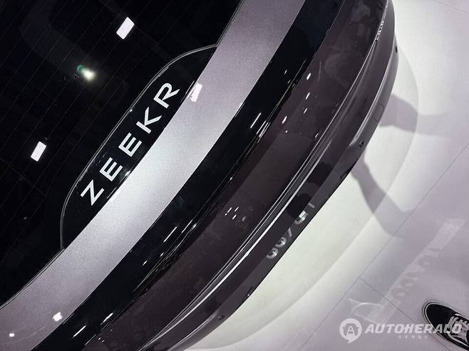 중국 지리자동차 계열 프리미엄 전기차 브랜드 지커가 실적을 부풀리기 위해 보험 제도를 악용해 왔다는 주장이 나오면서 파장이 일고 있다. (출처 : 오토헤럴드 DB)