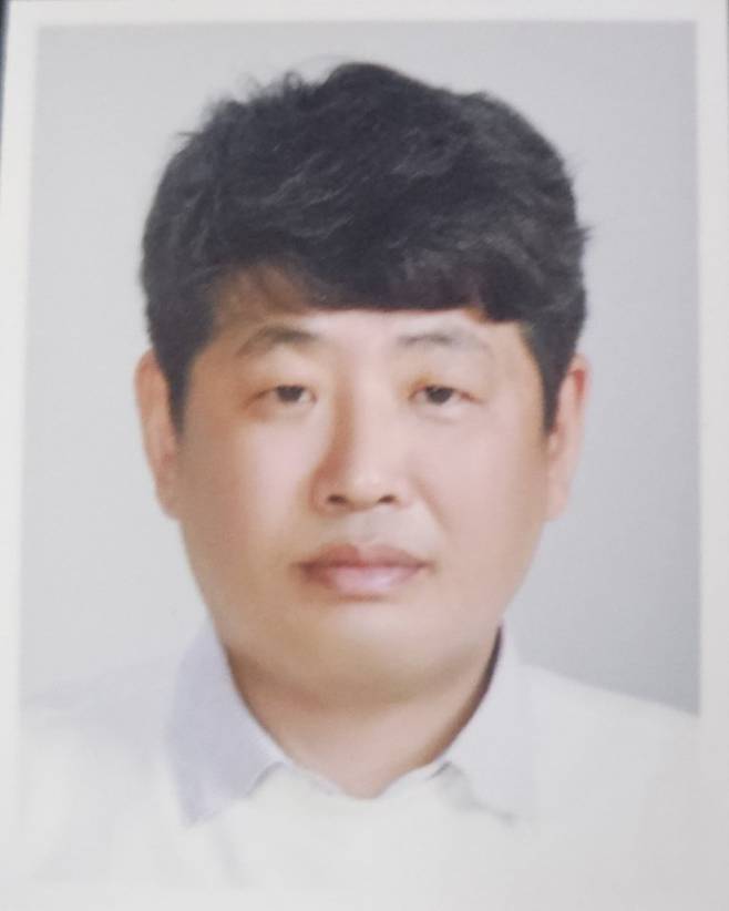 17일 기록적인 폭우가 쏟아져 광주 북구 신안동 신안교 주변이 침수되자 이웃집 할머니 3명을 구조한 문종준 씨. 독자제공