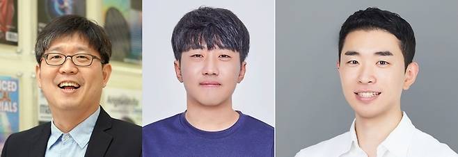 단일시스템에서 상·하향 주파수 변환을 동시에 구현한 연구팀. 왼쪽부터 노준석 포스텍 교수,  박사과정 장영태·오범석 씨.