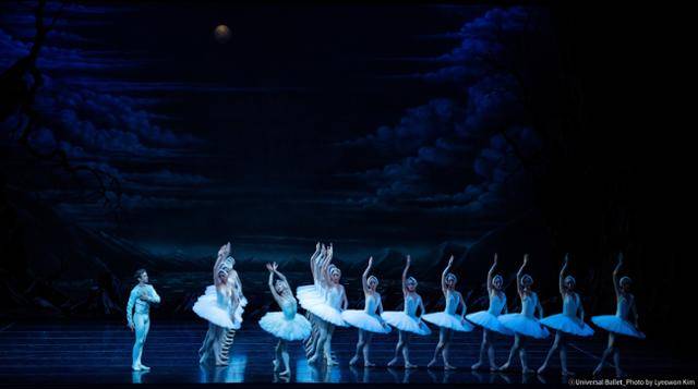 '백조의 호수'. ⓒUniversal Ballet_Photo by Lyeowon Kim