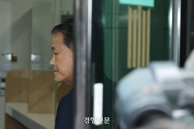 김영호 통일부 장관이 20일 내란특검 사무실이 있는 서울 서초구 서울고검에 조사를 받기 위해 출석하고 있다. 이준헌 기자