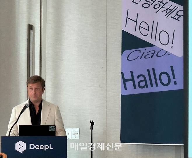 세바스찬 엔더라인 딥엘 최고기술책임자(CTO)가 21일 서울 강남구 그랜드 인터컨티넨탈 서울 파르나스에서 개최한 기자간담회에서 딥엘의 솔루션을 소개하고 있다. [사진 = 정호준 기자]