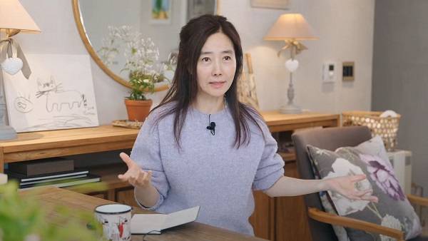 가수 강수지(58)가 매일 운동하고 있다고 전했다. /사진=유튜브 영상 갈무리