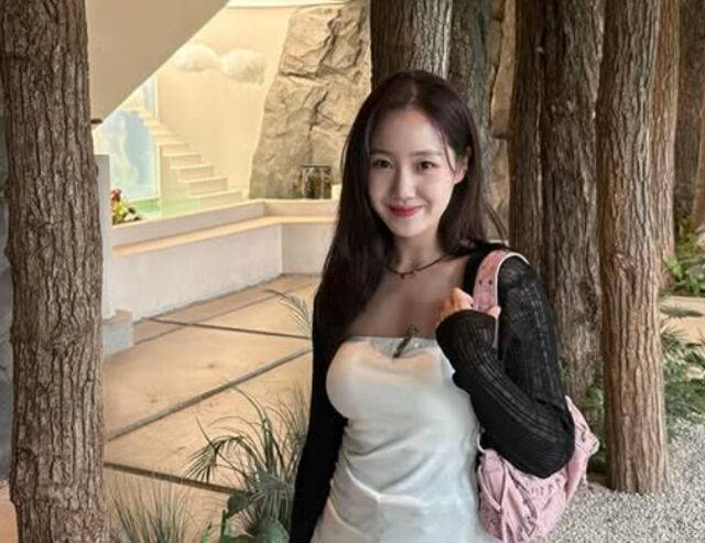 진지희가 청순한 외모를 자랑하고 있다. / 진지희 소셜미디어