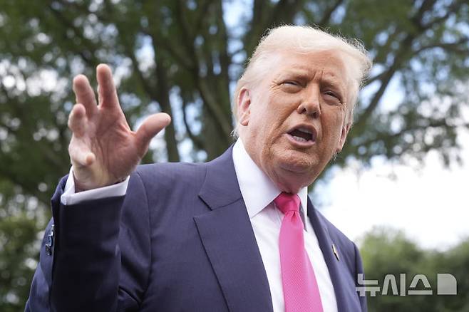 [워싱턴=AP/뉴시스] 도널드 트럼프 미국 대통령 2025.07.16.