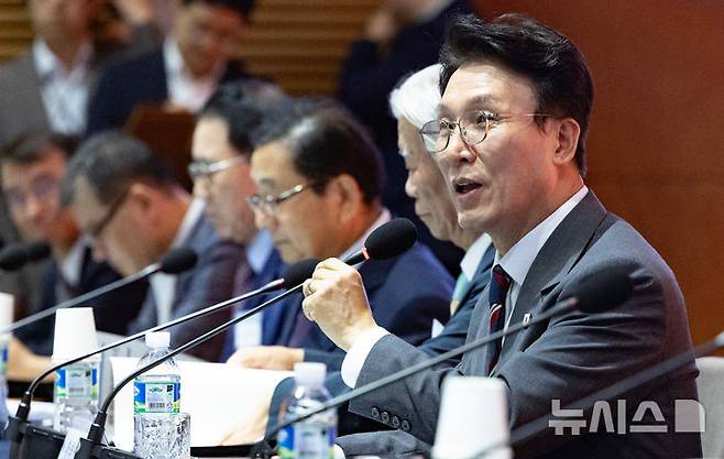 [서울=뉴시스] 황준선 기자 = 김민석 국무총리가 21일 오후 서울 용산구 백범김구기념관에서 열린 광복 80년 기념사업추진위원회 1차 회의에서 발언하고 있다. 2025.07.21. hwang@newsis.com