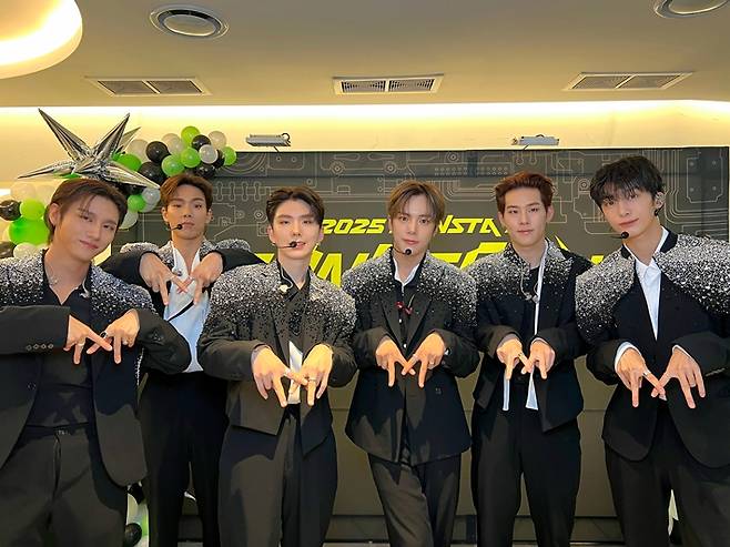 20일 오후 4시 서울 송파구 올림픽공원 체조경기장에서 '2025 몬스타엑스 커넥트 엑스'를 연 그룹 몬스타엑스. 몬스타엑스 공식 트위터